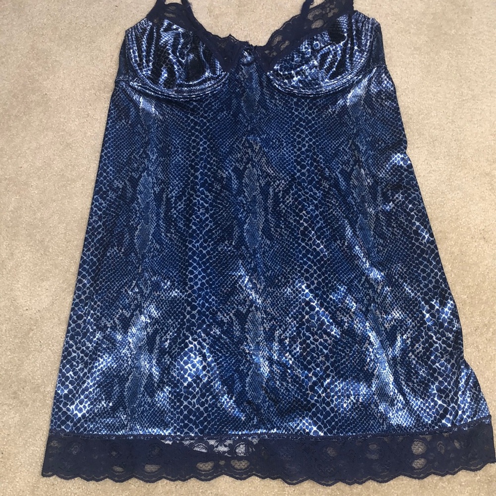 LANE BRYANT SEXY SLEEPWEAR SIZE 18/20 BLUE SNK PRT
